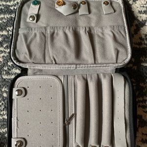 Jewelry case